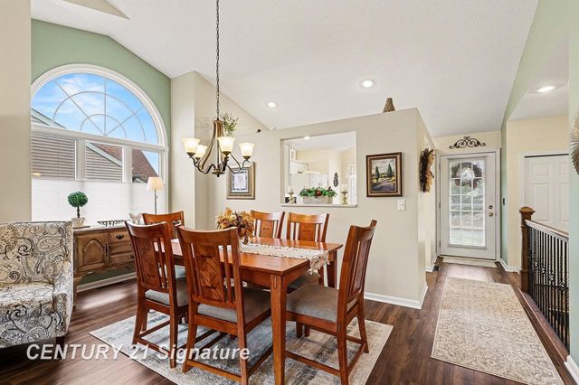 53 W Willow Pond Drive, Saginaw, MI 48603