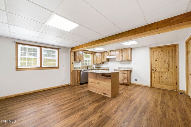 3315 West Market Street, Johnson City, TN 37604