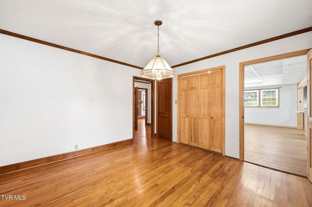 3315 West Market Street, Johnson City, TN 37604