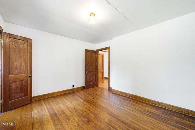 3315 West Market Street, Johnson City, TN 37604
