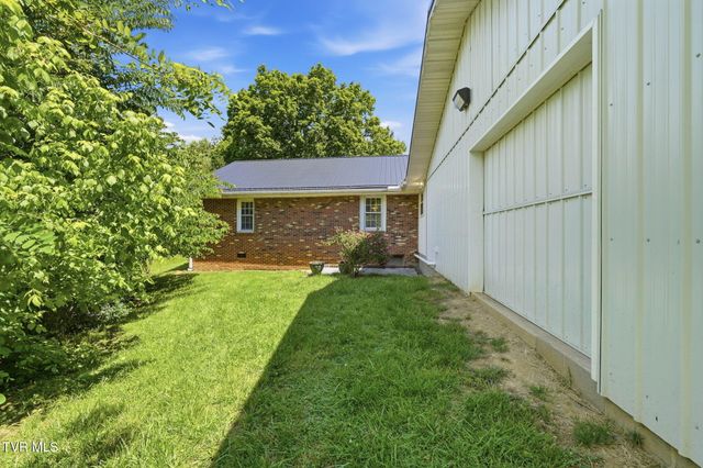 3315 West Market Street, Johnson City, TN 37604