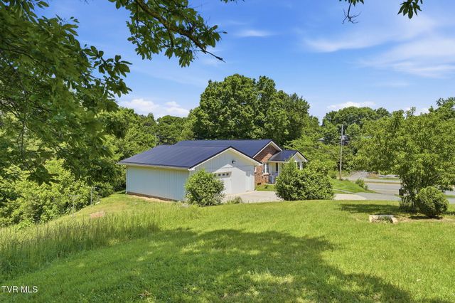 3315 West Market Street, Johnson City, TN 37604