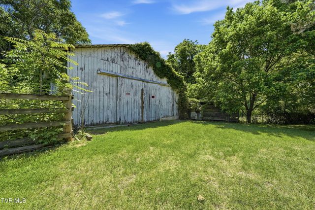 3315 West Market Street, Johnson City, TN 37604