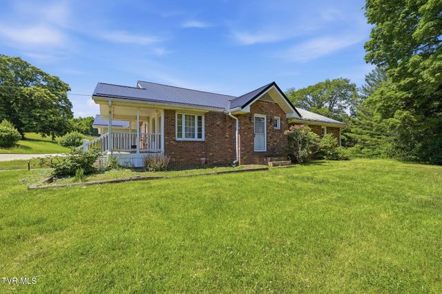 3315 West Market Street, Johnson City, TN 37604