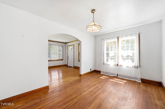3315 West Market Street, Johnson City, TN 37604