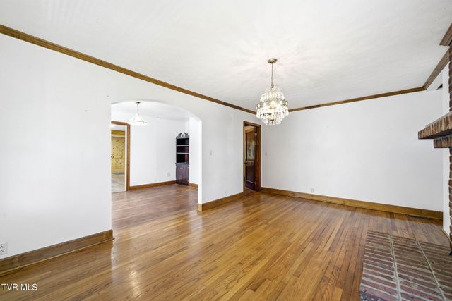 3315 West Market Street, Johnson City, TN 37604