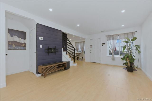 81 Alhambra Drive, Oceanside, NY 11572