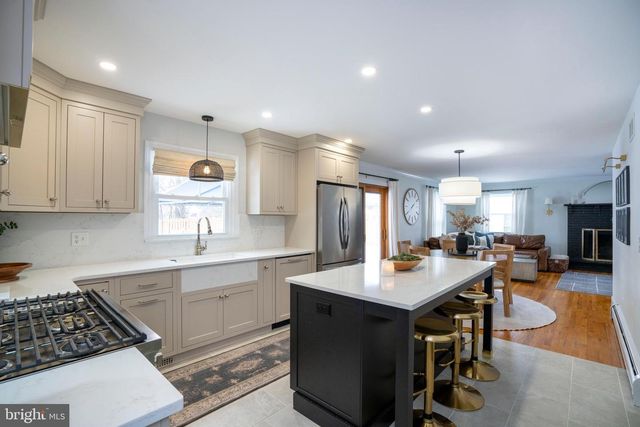 308 MADISON ST, State College, PA 16801