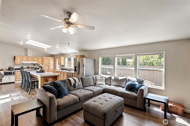 6902 87th Street NW, Gig Harbor, WA 98332