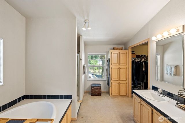 6902 87th Street NW, Gig Harbor, WA 98332