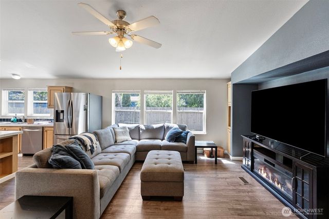 6902 87th Street NW, Gig Harbor, WA 98332