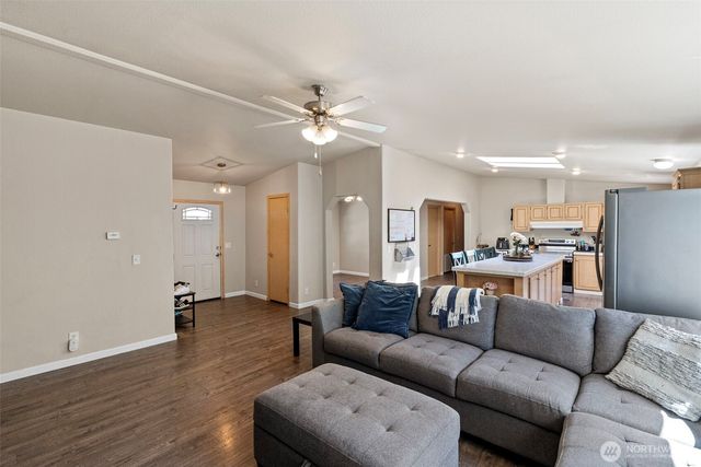 6902 87th Street NW, Gig Harbor, WA 98332
