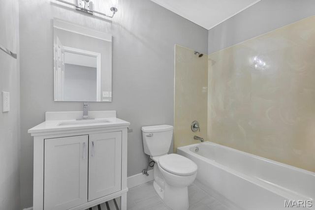 2001 King Arthur Court, St Louis, MO 63146