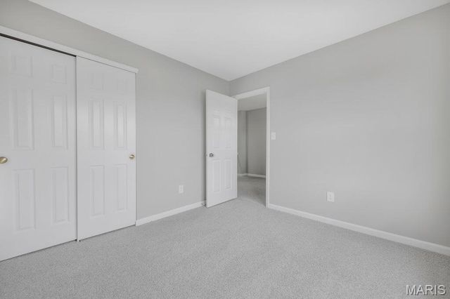 2001 King Arthur Court, St Louis, MO 63146