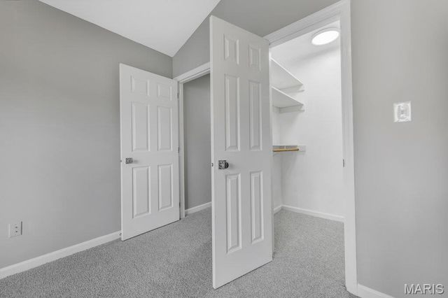 2001 King Arthur Court, St Louis, MO 63146