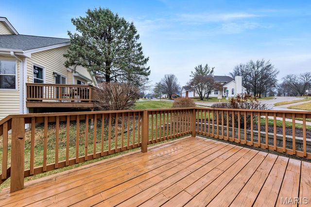 2001 King Arthur Court, St Louis, MO 63146