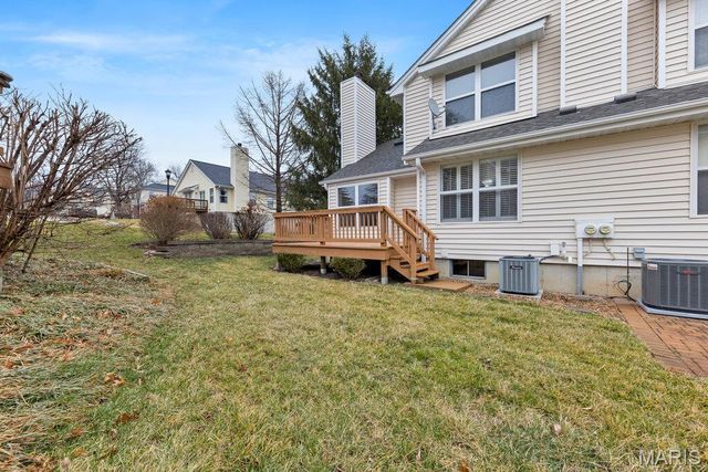 2001 King Arthur Court, St Louis, MO 63146