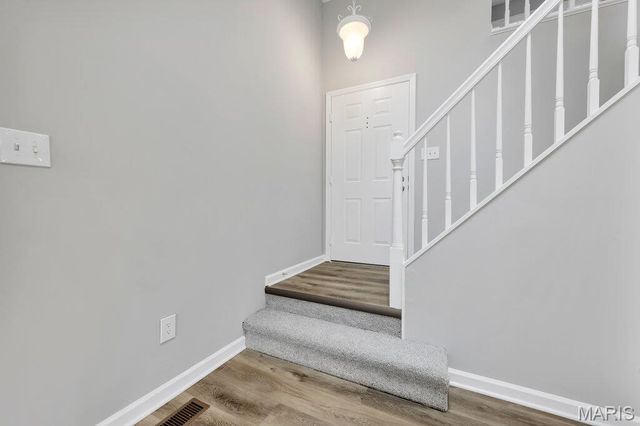 2001 King Arthur Court, St Louis, MO 63146