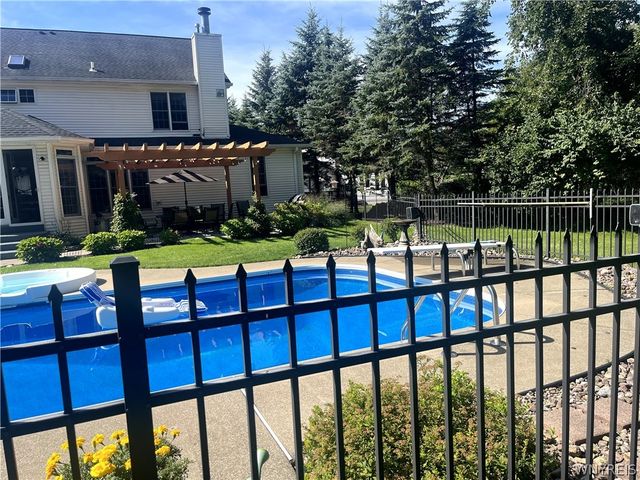 194 Golden Pheasant Drive, Amherst, NY 14068