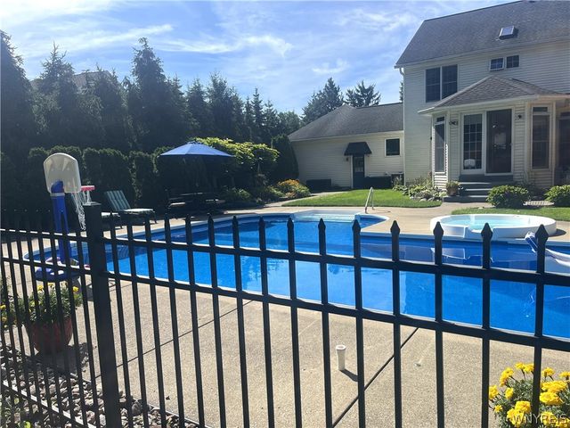 194 Golden Pheasant Drive, Amherst, NY 14068
