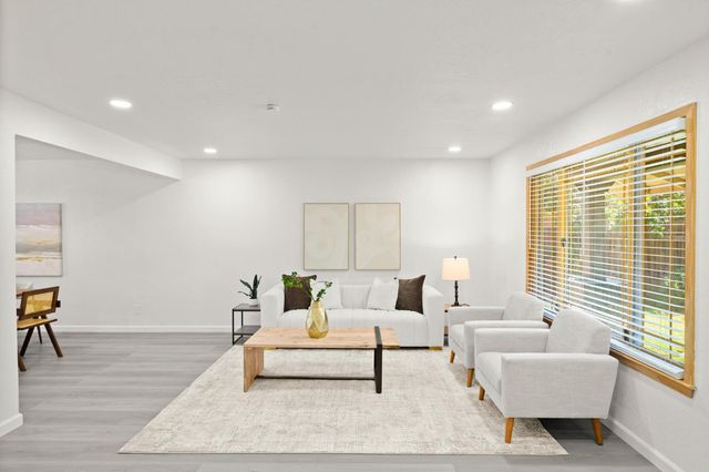 23 Dakota Ct, Sacramento, CA 95833