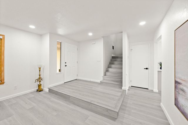 23 Dakota Ct, Sacramento, CA 95833