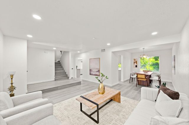 23 Dakota Ct, Sacramento, CA 95833
