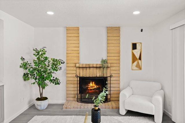 23 Dakota Ct, Sacramento, CA 95833