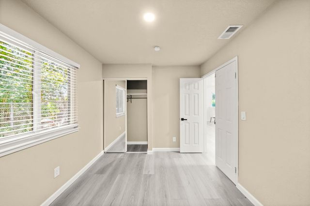 23 Dakota Ct, Sacramento, CA 95833