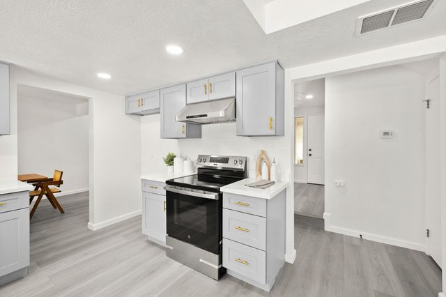 23 Dakota Ct, Sacramento, CA 95833