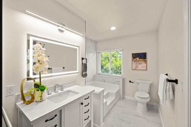 23 Dakota Ct, Sacramento, CA 95833