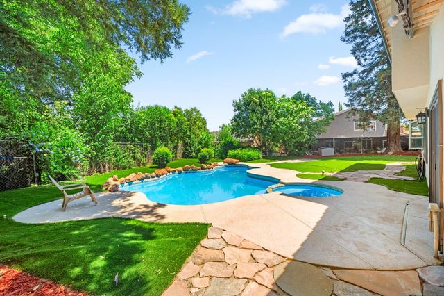 23 Dakota Ct, Sacramento, CA 95833
