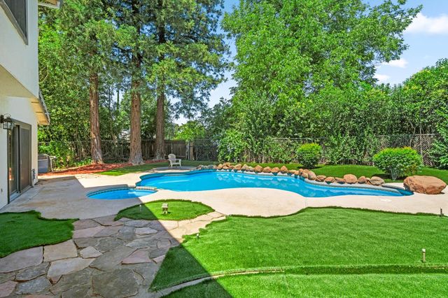 23 Dakota Ct, Sacramento, CA 95833