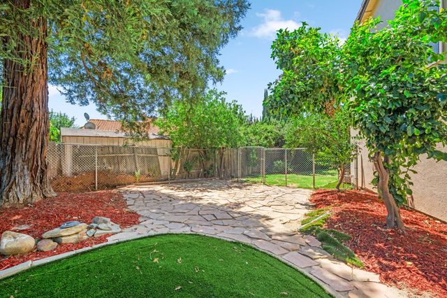 23 Dakota Ct, Sacramento, CA 95833