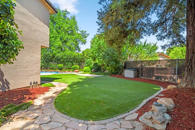 23 Dakota Ct, Sacramento, CA 95833