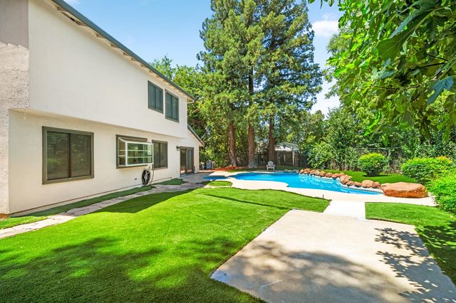 23 Dakota Ct, Sacramento, CA 95833