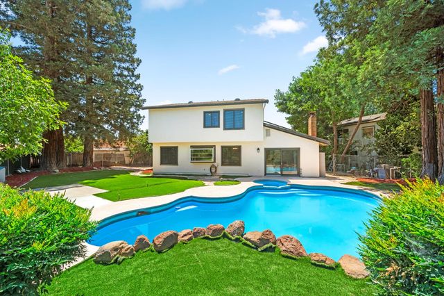 23 Dakota Ct, Sacramento, CA 95833