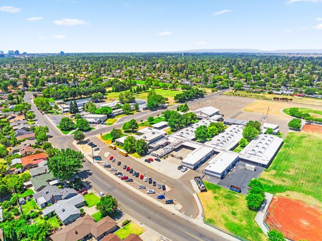 23 Dakota Ct, Sacramento, CA 95833