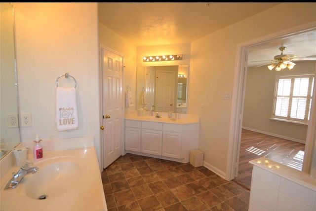 2710 Grants Lake Boulevard J10, Sugar Land, TX 77479