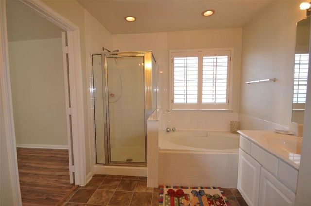 2710 Grants Lake Boulevard J10, Sugar Land, TX 77479
