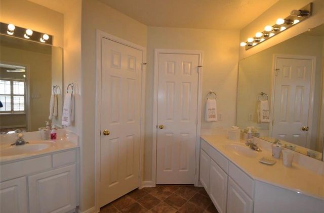2710 Grants Lake Boulevard J10, Sugar Land, TX 77479