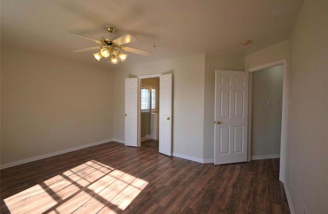 2710 Grants Lake Boulevard J10, Sugar Land, TX 77479