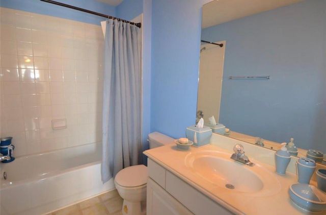 2710 Grants Lake Boulevard J10, Sugar Land, TX 77479