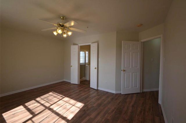2710 Grants Lake Boulevard J10, Sugar Land, TX 77479