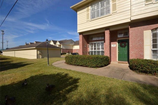 2710 Grants Lake Boulevard J10, Sugar Land, TX 77479