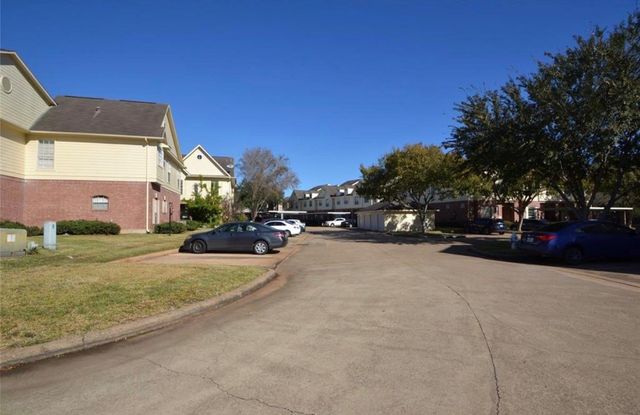 2710 Grants Lake Boulevard J10, Sugar Land, TX 77479