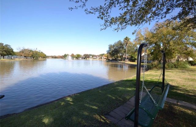 2710 Grants Lake Boulevard J10, Sugar Land, TX 77479