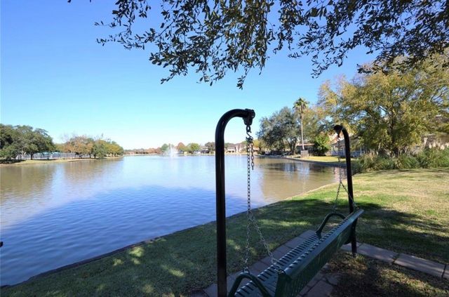 2710 Grants Lake Boulevard J10, Sugar Land, TX 77479