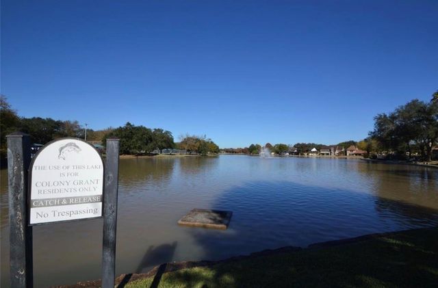 2710 Grants Lake Boulevard J10, Sugar Land, TX 77479