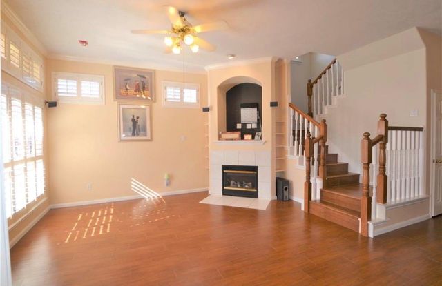 2710 Grants Lake Boulevard J10, Sugar Land, TX 77479